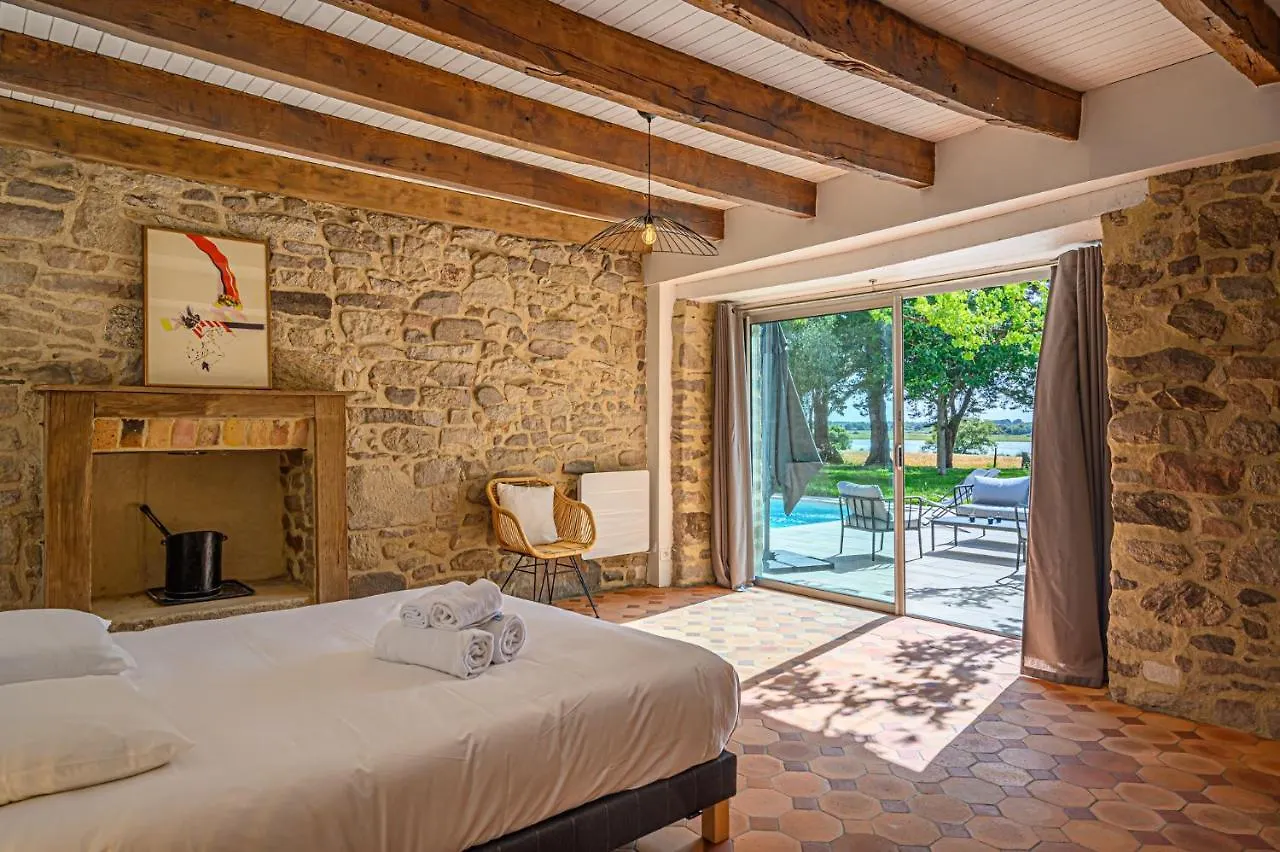Hébergement de vacances Villa LA CALYPSO - Magnifique longère avec piscine ! à Noyalo