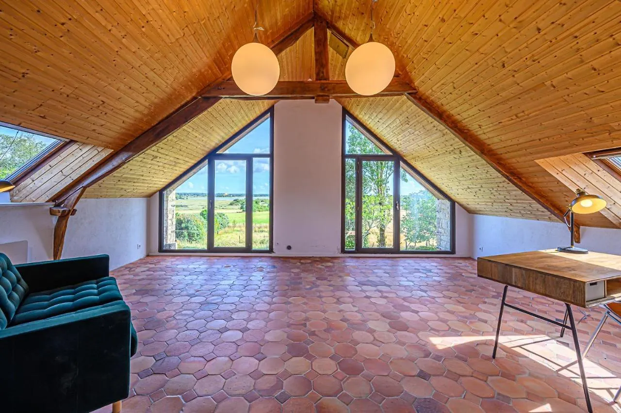 Hébergement de vacances Villa LA CALYPSO - Magnifique longère avec piscine ! à Noyalo
